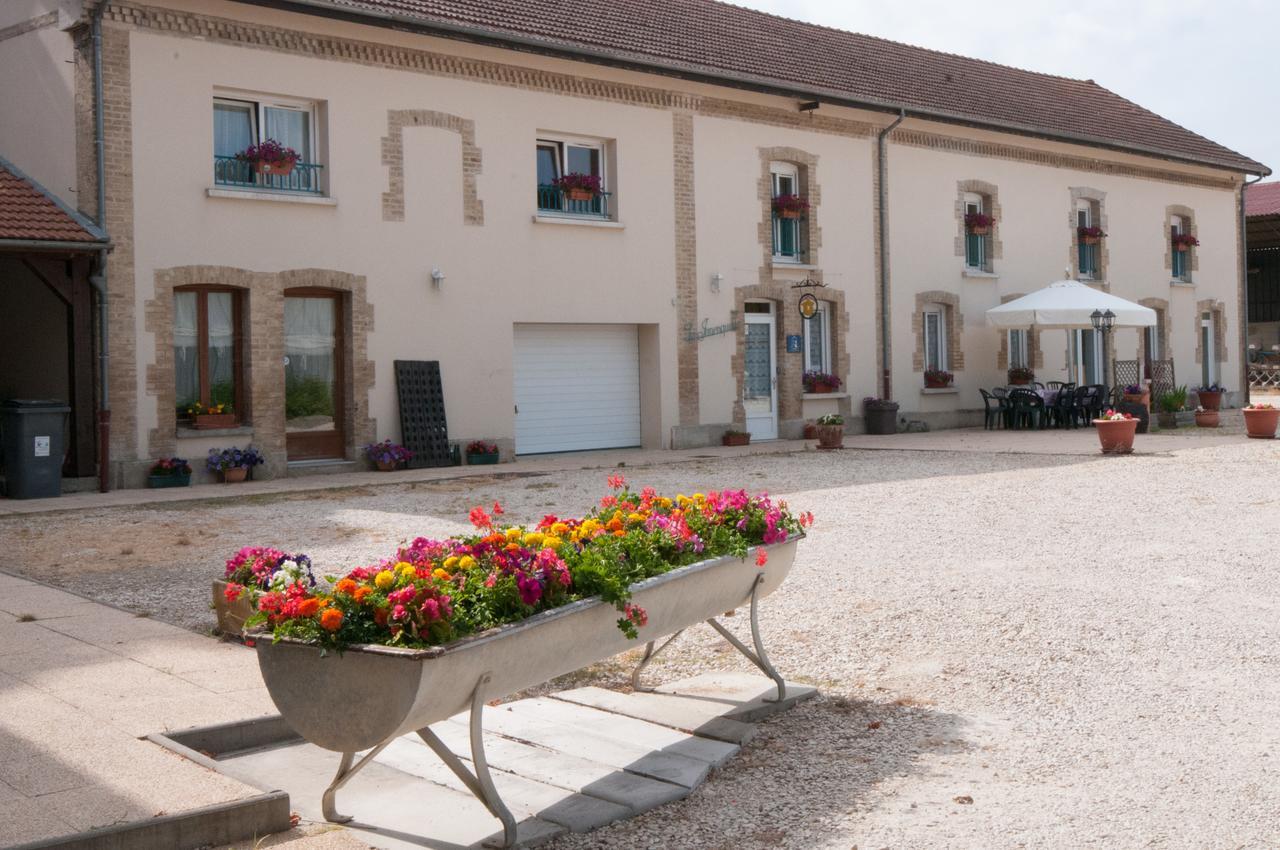 Bed and Breakfast La Janenquelle Sarry  Exterior foto
