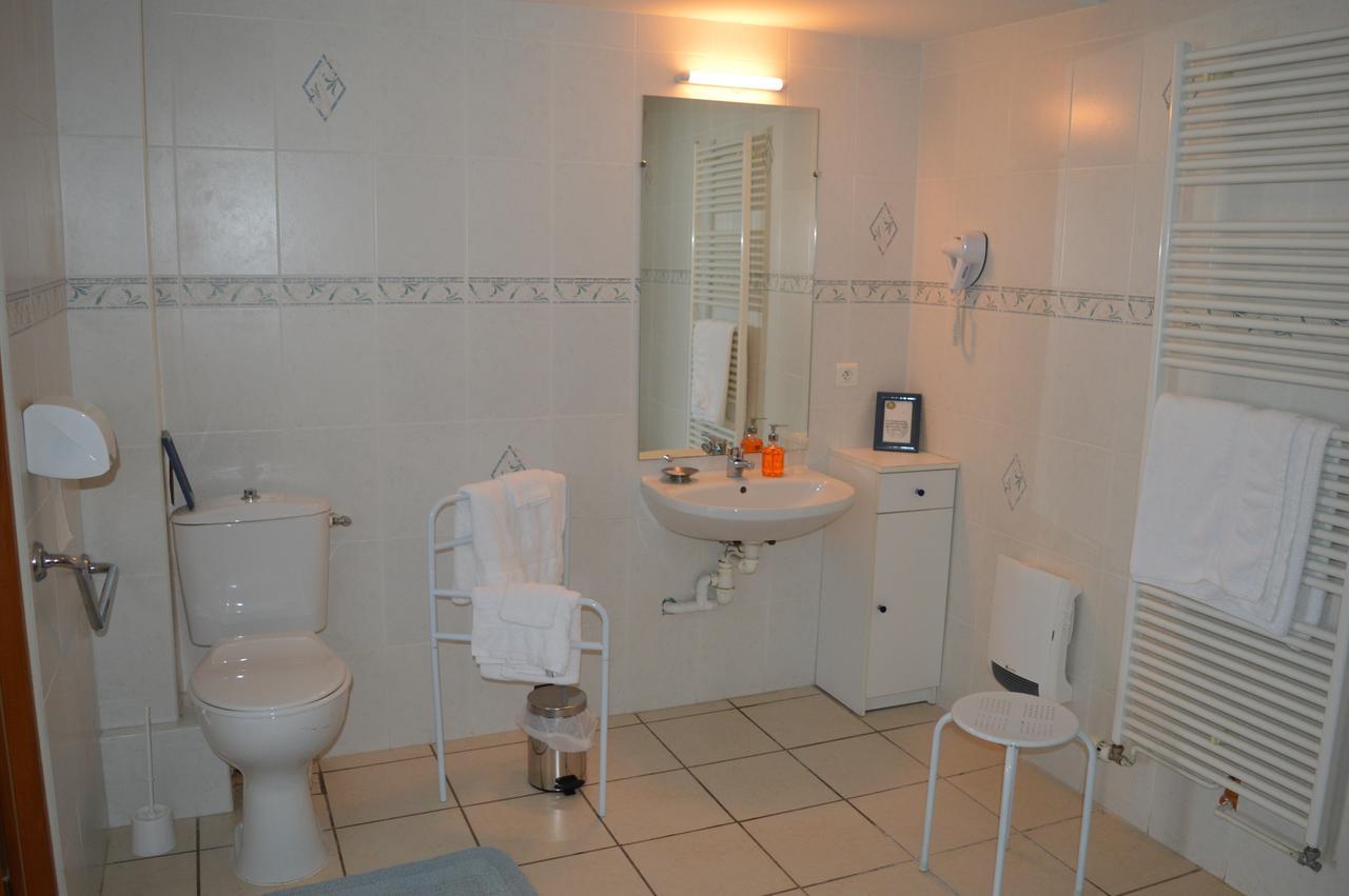 Bed and Breakfast La Janenquelle Sarry  Exterior foto