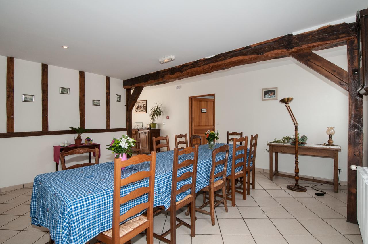 Bed and Breakfast La Janenquelle Sarry  Exterior foto
