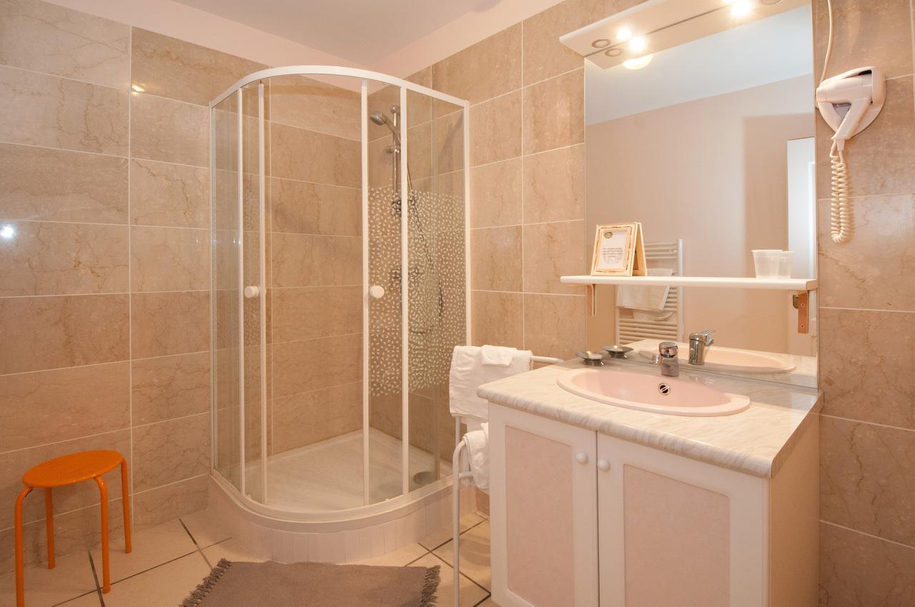 Bed and Breakfast La Janenquelle Sarry  Exterior foto