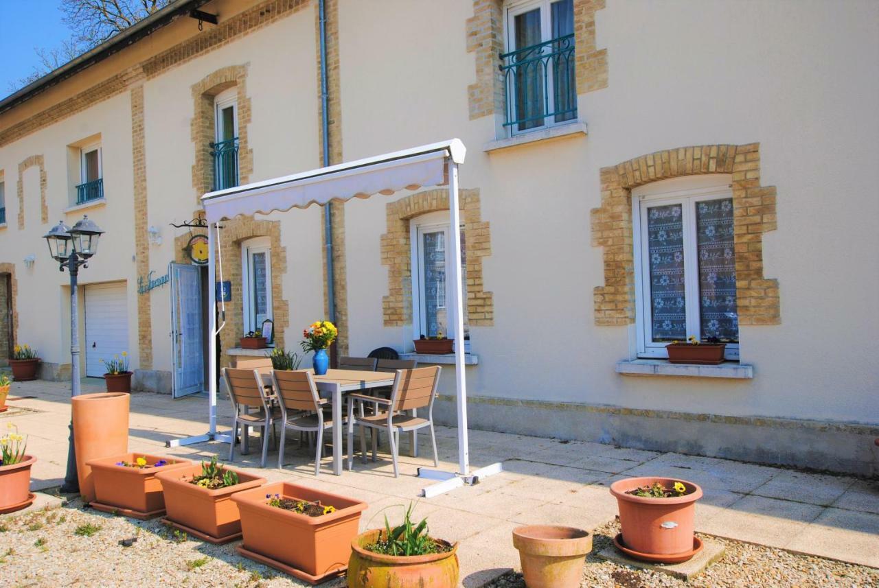 Bed and Breakfast La Janenquelle Sarry  Exterior foto