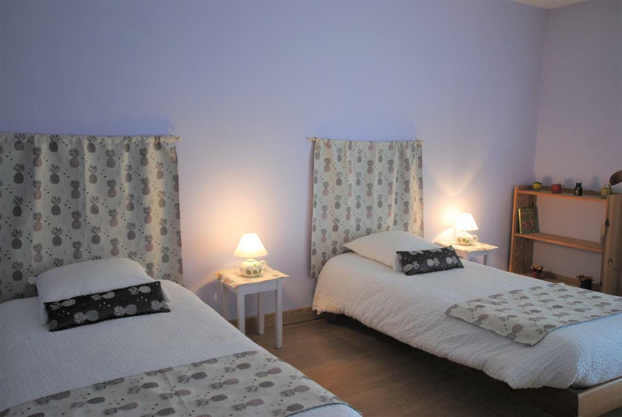 Bed and Breakfast La Janenquelle Sarry  Exterior foto